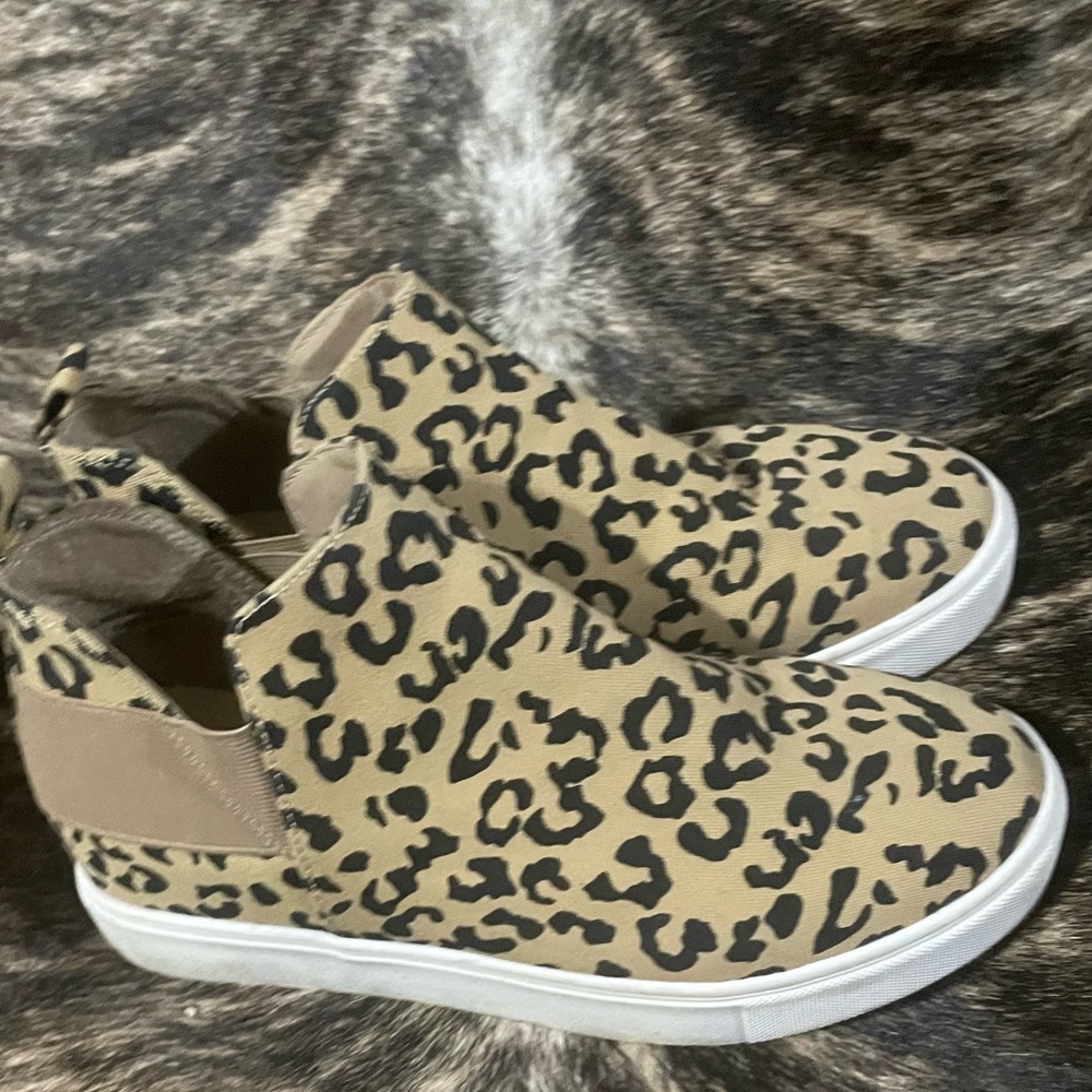 Leopard‎ Print SODA Sneakers shoes size 7.5! High Top Pull on